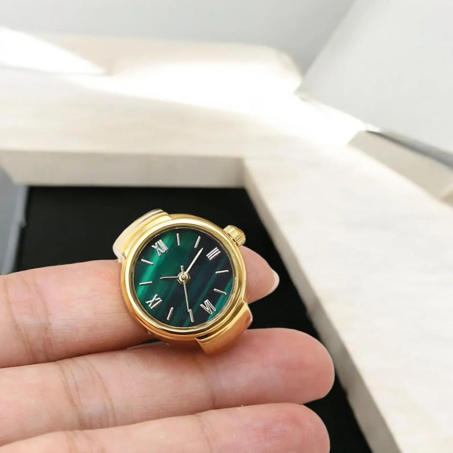 Stylish Unisex Ring Watch – Trendy Finger Wearable Watch